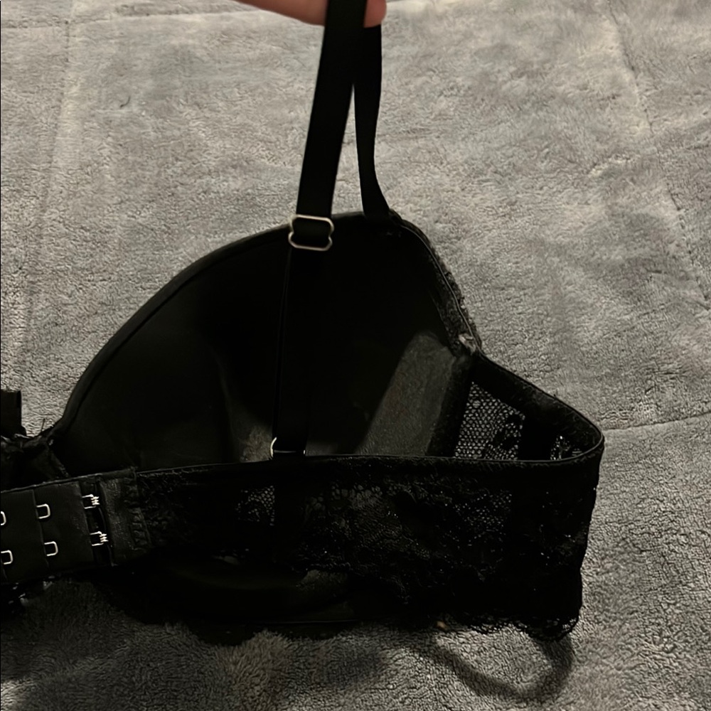 Classic Black Adjustable Strap Bra - Picture 6 of 9